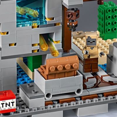 LEGO Minecraft The Creeper Mine 21155