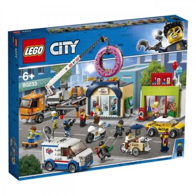LEGO City Donut Shop Opening 60233