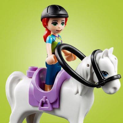 LEGO Friends Mia’s Horse Trailer 41371